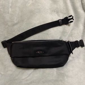 Tumi Voyageur Loha Slim Waistpack